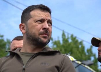 Владимир Зеленский прибыл в Херсонскую область, где россияне взорвали Каховскую ГЭС