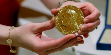 Нация нобелевских лауреатов против ненависти и мракобесия