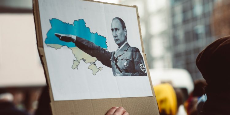 Диктаторы: За кулисами власти